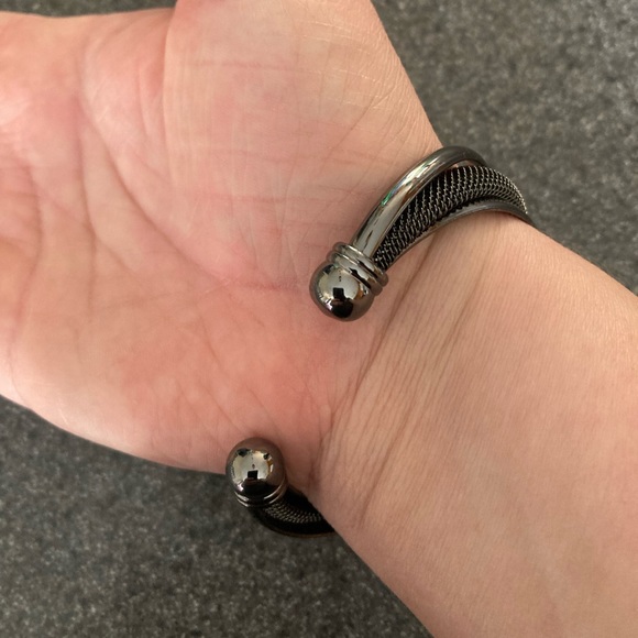 Lia Sophia hematite bracelet - Picture 4 of 4